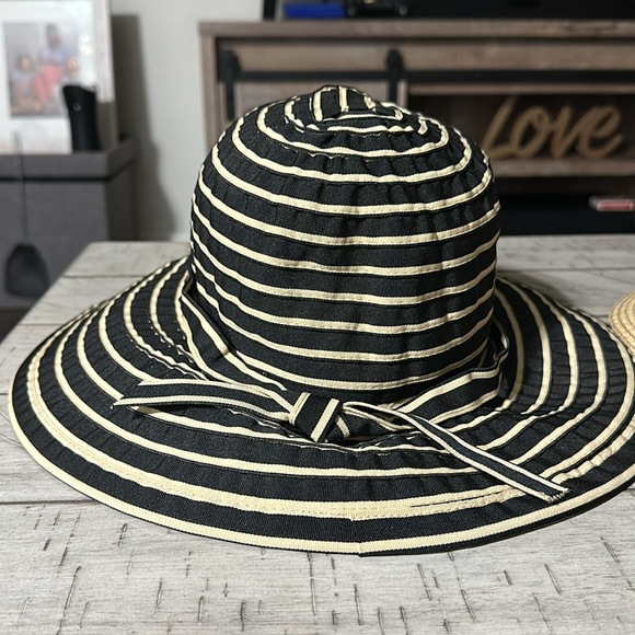 ♥️ San Diego Floppy Hat - Picture 2 of 3